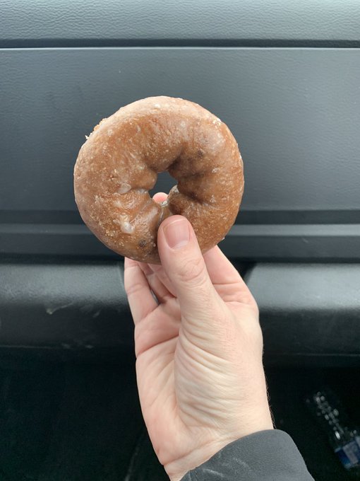 Ummmm is this a donut for ants @dunkindonuts? https://t.co/kCvk2zZEAZ