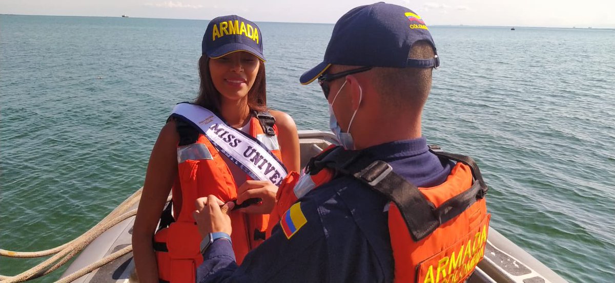 FNC_ArmadaCol's tweet photo. #AEstaHora recibimos la visita de @ValeriaAyosB Miss Universe Colombia 2021, quien acompañará el desarrollo de las Jornadas Médicas en #SantaCruzDelIslote y posteriormente en la comunidad Indígena de la Etnia Zenú del corregimiento #ElReparo.
#ProtegemosElAzulDeLaBandera🇨🇴 https://t.co/qEbKzZ0a5b