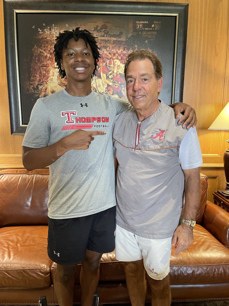 byron_devinner's tweet photo. Last high school spring practice for my lil Bruh! Iโve been blessed to watch @DatGuyTM grow up from a young 8th grader to the star he is now! Love ya Lil Bruh Ballout #LastGoRound #4Peat https://t.co/6FZtC6Yt3D