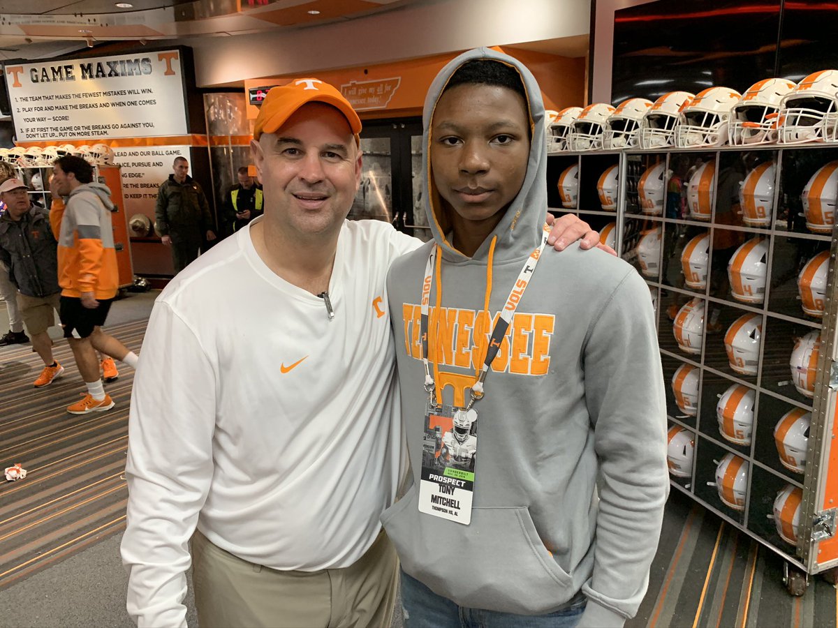 byron_devinner's tweet photo. Last high school spring practice for my lil Bruh! Iโve been blessed to watch @DatGuyTM grow up from a young 8th grader to the star he is now! Love ya Lil Bruh Ballout #LastGoRound #4Peat https://t.co/6FZtC6Yt3D