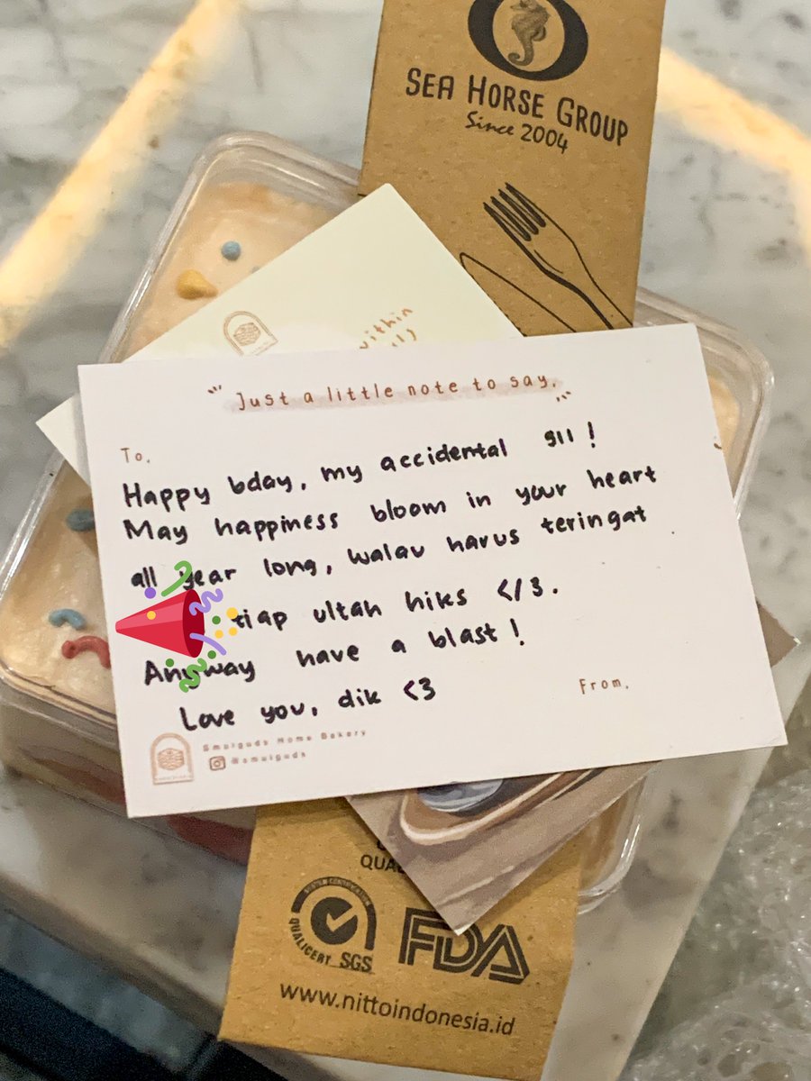 caIIigraphed's tweet photo. AWWWW lop you too kak @dalkomjjin 🫡❤️ gapapa rela jadi jasa minta saran 24/7 walaupun aku lg kelas atau lg beli telur di superindo 😔 semoga kedepannya bisa berhenti menguji emosi orang lain ya 🥰 (jgn nanya knp itu disensor) https://t.co/9oqw3bwqJu