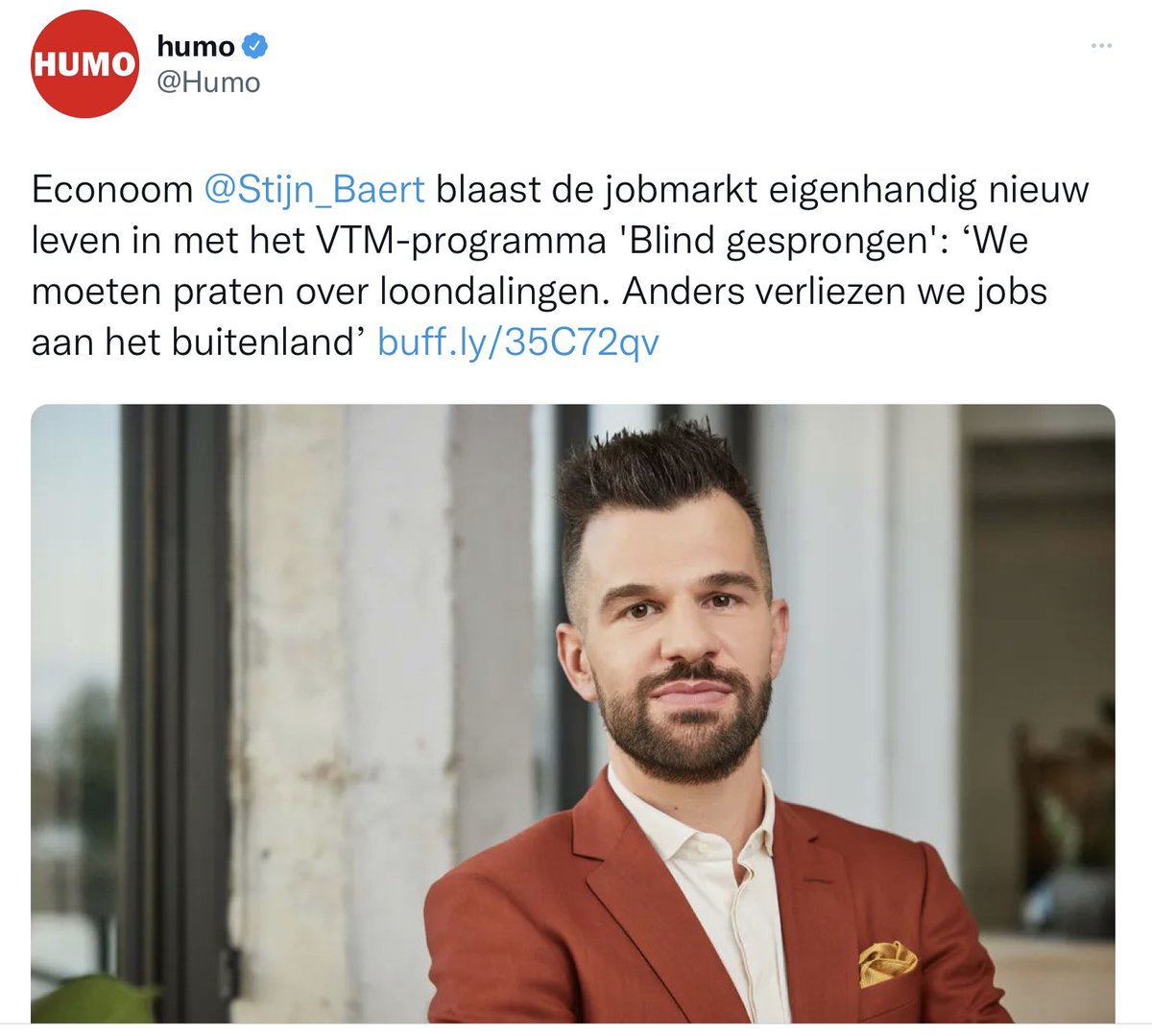 BasselaereBart's tweet photo. Nou Stijn... Loon inleveren? #StijnBaert
Ik zou zeggen... "Verbeter de wereld en begin vooral bij jezelf"
Van uw (gemiddeld) 4000€ netto per maand kunnen 2 arbeiders worden betaald die wel zullen bijdragen tot de economie. https://t.co/650uMHYJ7s