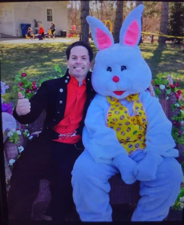 MarkLMagic's tweet image. Join me this Saturday at 10am in Ray Township for an EGGstrordinary Easter party! I will be doing Magic, Balloon Twisting, and DJing, there will also be a hunt for eggs, a parade, and hat decorating, so if your looking for something fun and DIFFERENT to do, come join me!