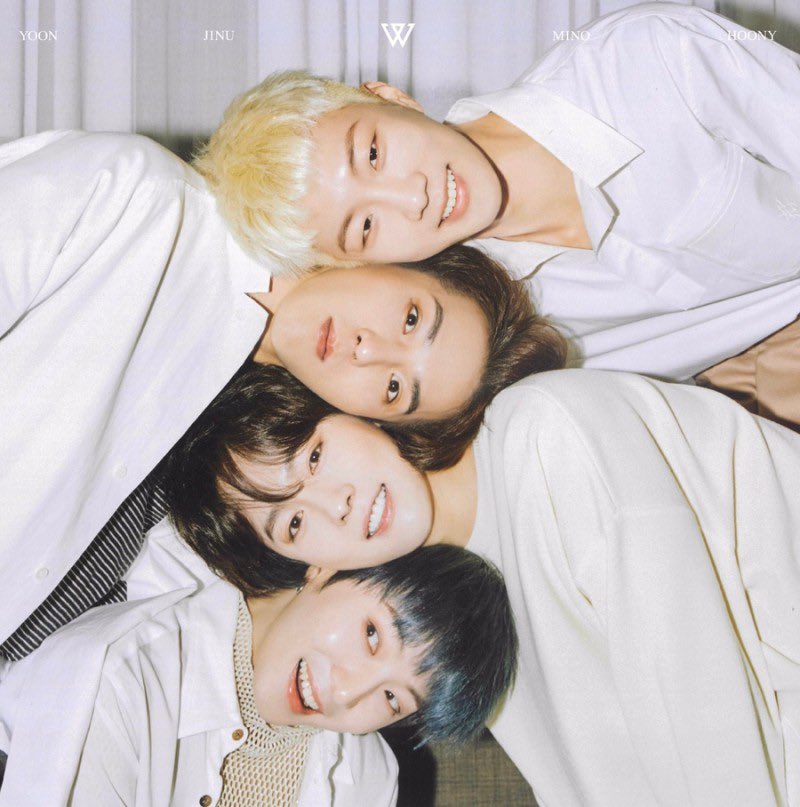 hello__aru's tweet photo. 💙2022가족사진💙 https://t.co/HEdEGuXw6n