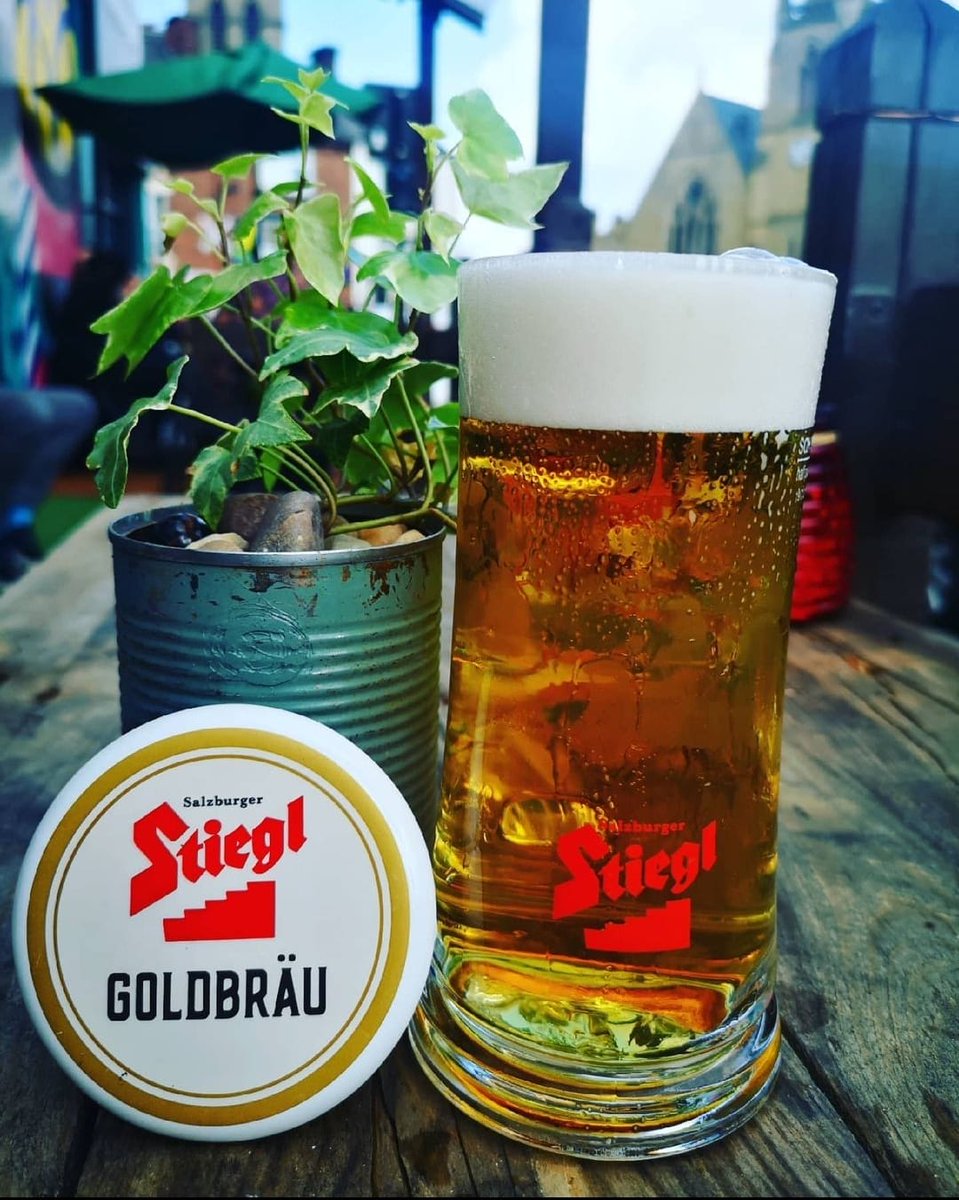 JabbarwockyShef's tweet photo. Matchday at the Lane! We're open 5-11 and serving food 5-9pm โฝ
#blades #matchday #twitterblades #pintspintspints https://t.co/wa6cCg3UVG