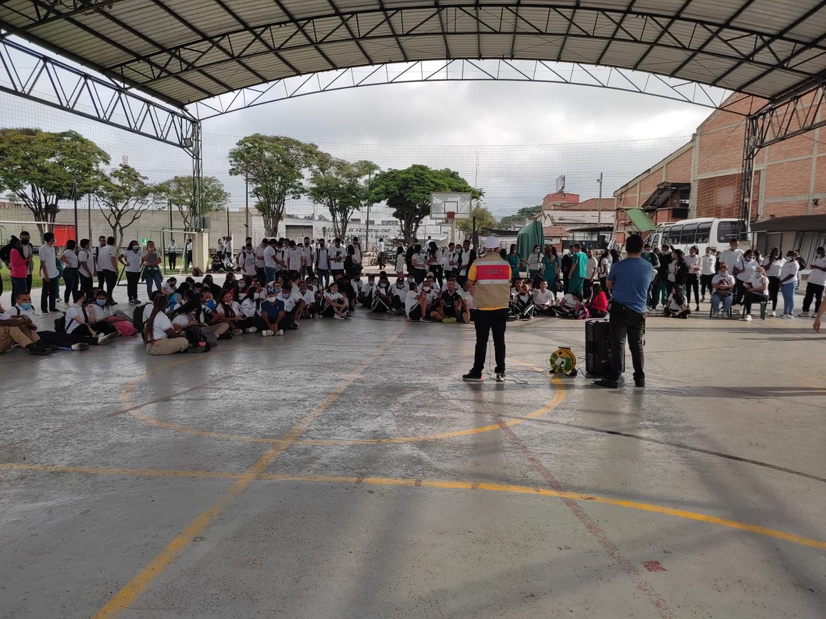 ValleSindesena's tweet photo. #SOSSENABuenaventura
CBI Palmira se solidariza con el Centro Náutico Pesquero. La Dirección General y el consorcio constructor engañan a la comunidad educativa indicando fechas de entrega desde el año 2020 https://t.co/4vSZIlmfcR