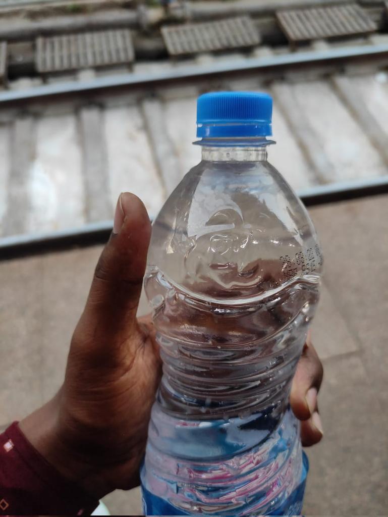 priyanshuc09's tweet photo. At the station of Prayagraj there is not a single original bottle of RAIL NEER. There was not the QR onto the cap and not well sealed too as usually it has.
#stopthisscam #checktheqr #selloriginalneer #waterbottle
@RailMinIndia @IRCTCofficial @RailwayNorthern @RailwaySeva https://t.co/httQhPbeFq