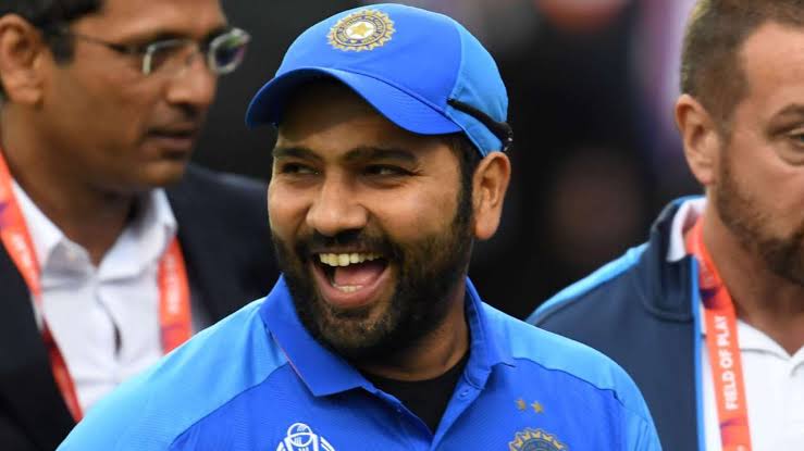 FortyFiveArmy's tweet photo. Smile if you have IPL hattrick.

#RohitSharma𓃵 || @mipaltan https://t.co/BMM97lKU3g