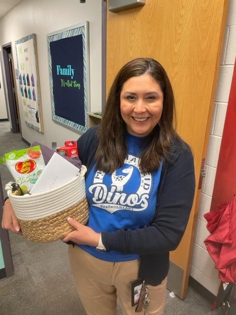 reiddinos's tweet photo. We are happy to celebrate Assistant Principal Week this week.  We love Ms. Morales and so thankful for all she does for REID.  You are DINOtastic!! #dinoleaders #leadwithHEART https://t.co/eaUhSFn9Bn