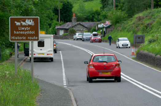 TrafficWalesS's tweet photo. Solid white lines are found on narrow or bendy roads.

The only time you can contravene a solid line is to overtake a road user that is stationary or travelling less than 10mph. 

#ReadTheRoad #DriveSafe https://t.co/wGMXjp0geN