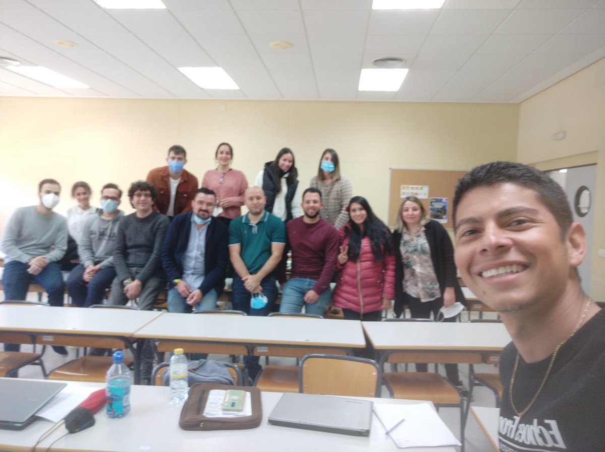 antonio_lorca's tweet photo. Con el futuro de la investigación en la E/A de las Ciencias @Master_IEAC. Nos vemos pronto 😉 @UniHuelva @coideso @masterofUHU #tratamientodedatos https://t.co/GcKjJpeREi