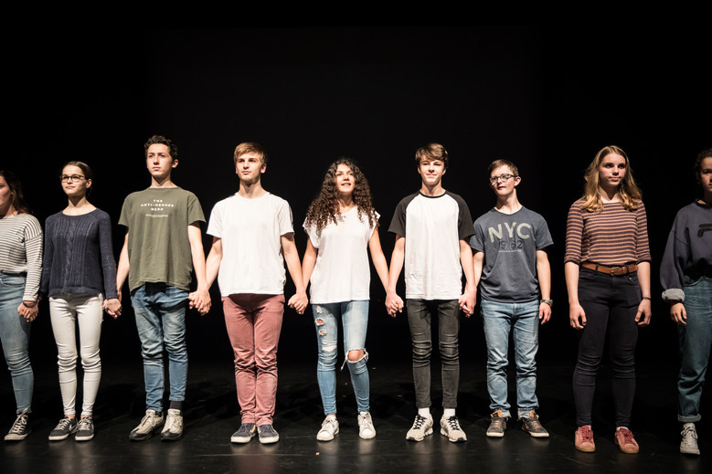 Le théâtre <a href="/LeGrandBleu_/">Le Grand Bleu</a>, qui fêtera bientôt ses 30 ans, organise son temps fort de la saison : le festival Youth is great (traduisez "la jeunesse est formidable").

👉 Un événement pensé pour et avec des adolescents bouillonnants !

▶️ swll.to/YouthIsGreat

#culturealille