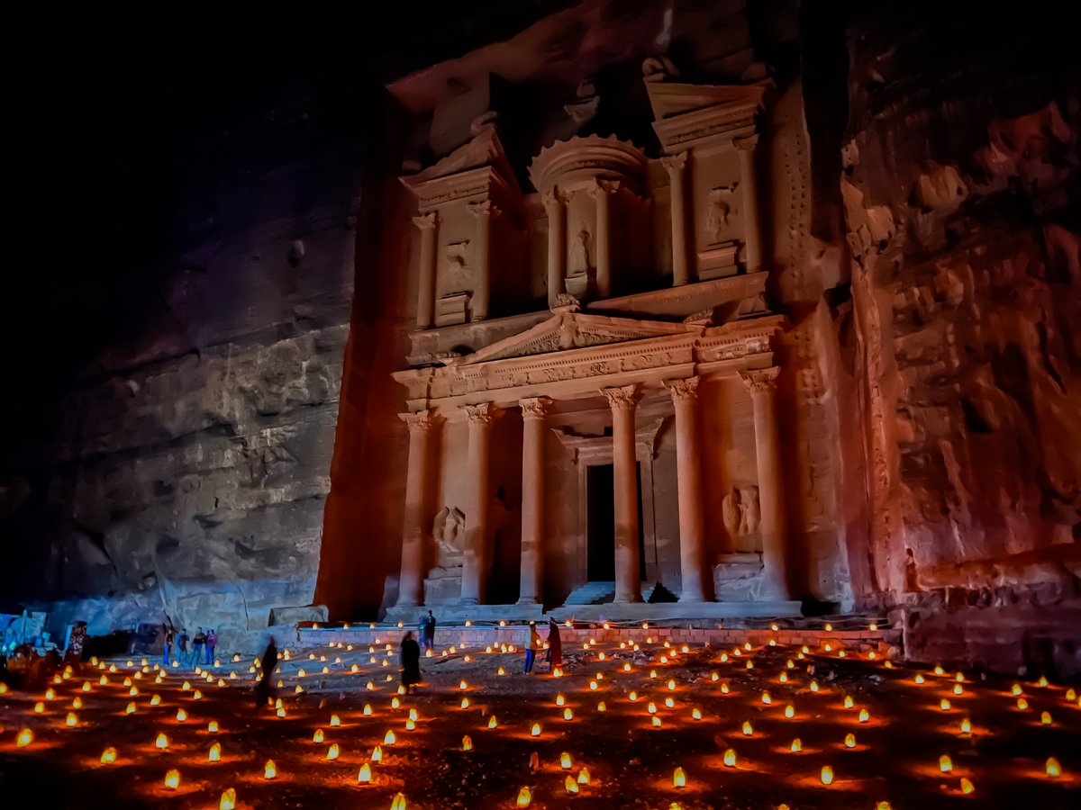 divergenttravel's tweet photo. See a 2000 year old world wonder by candlelight? Yes, please!
#Petra #Globus #JordanEscape #ShareYourJordan #VisitJordan @globusfamily @VisitJordan #ad #Travel https://t.co/MTeqNgxDJW