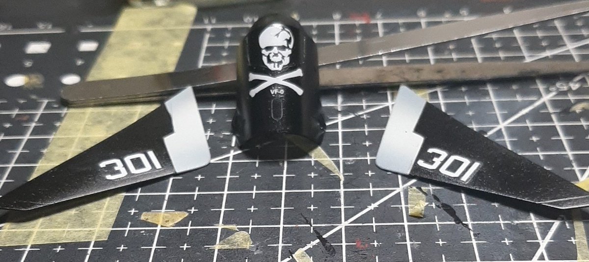 jzulu01's tweet photo. Skipped a few steps, couldn't help myself. I've been waiting to lay down this emblem since i started the build...

#マクロス
#battroid
#バトロイド
#プラモ 
#plamo https://t.co/7u9O8atr0o
