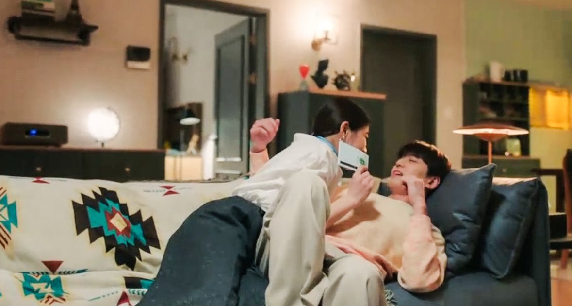 zygmaund's tweet photo. #BusinessProposal finally ended. It's a feel good series with so much heart. The plot keeps you hooked. No upsetting plot twists just pure lightness and fun. 😭
 A must watch if you just want to be happy. The casts are just perfect for their roles. 10/10 😭
#BusinessProposalEp12 https://t.co/e1WF27gPvL