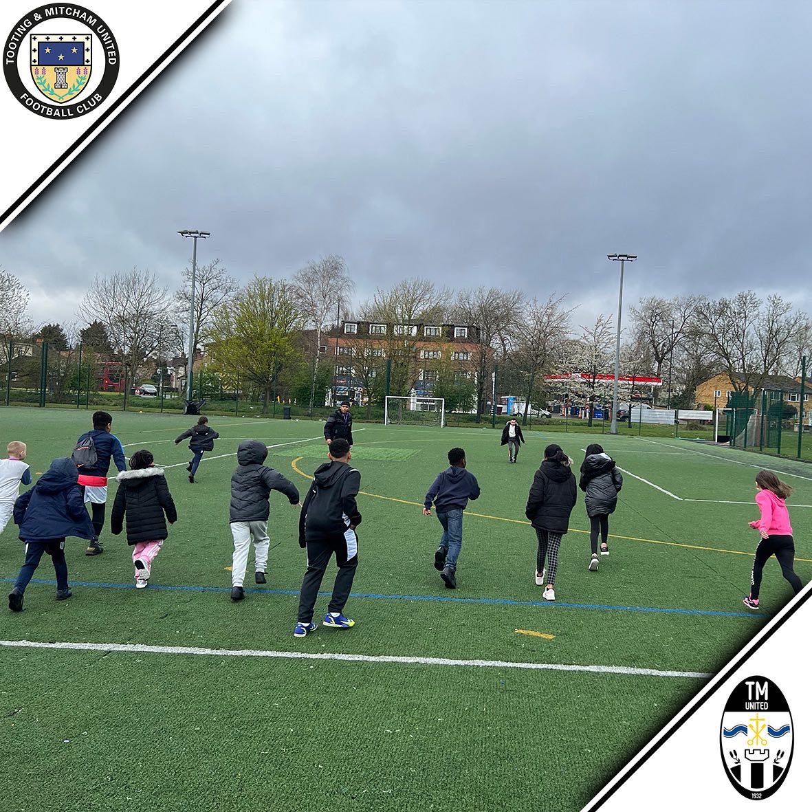 OfficialTmufc's tweet photo. Tooting &amp; Mitcham United HAF Camp Day One!

What a great day. Over 100 hot meals served to local young people! A day full of fun activities and learning! 

#ClubofProgression ⚫️⚪️ https://t.co/NJzrHB7BVR