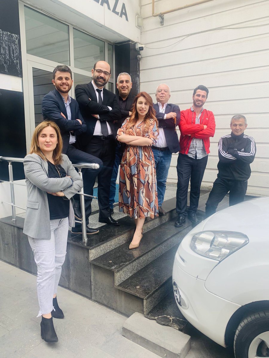 MeralKahrmn's tweet photo. Bugün hak hukuk adaletten şaşmayan avukatların günü. İl Başkanımız Av.@CihanUlsen ile çıktığımız bu yolda bizler de hep hakkı hukuku savunduk. Yoldayken İl Sekreterimiz Av.@Leylakdemiirr ile tanıştık. Ve bu güzel fotoğrafın bir parçasıyız. Daha adil zamanlarda bir olmak ümidiyle https://t.co/7SArFwliho