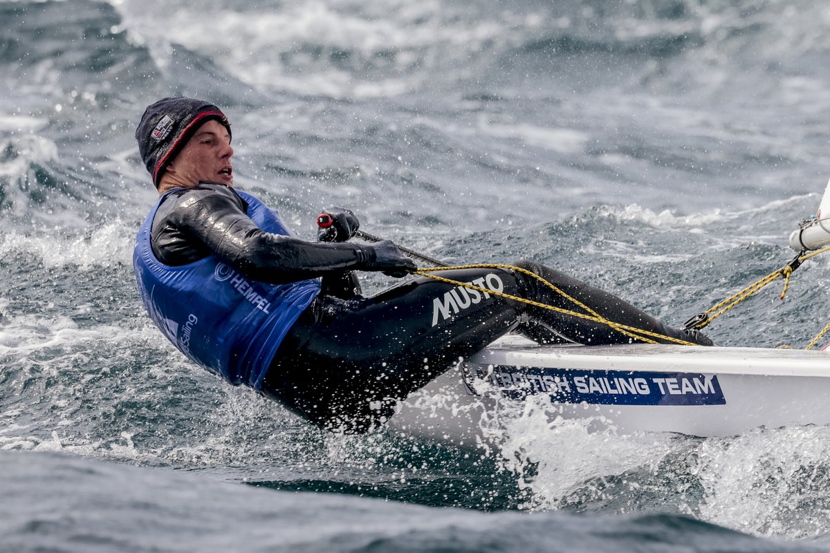 Four races in the @IntLaserClass complete at @TrofeoSofia - and this man @MickyBeckett tops the table. Full results 👉 trofeoprincesasofia.org/en/default/rac…