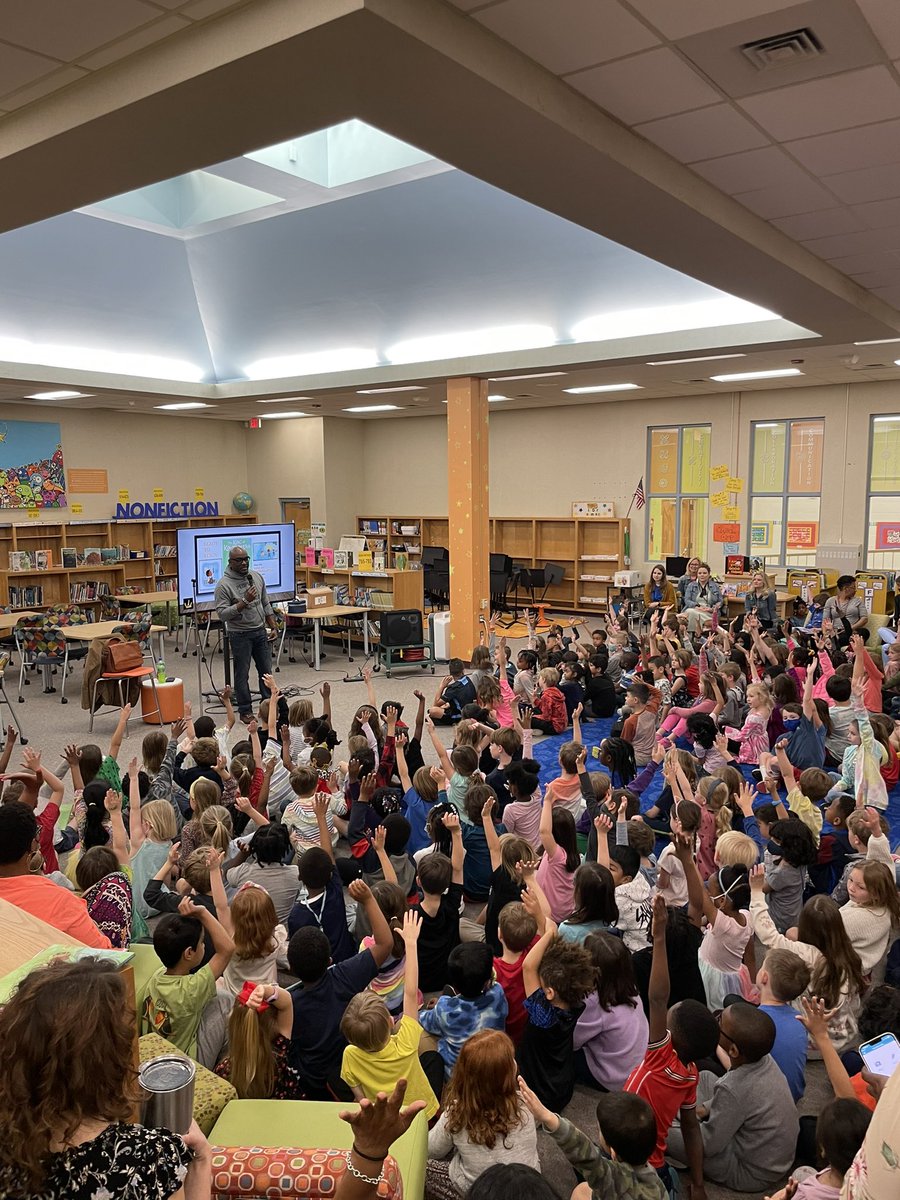 Kate Fedich (@kate_fedich) on Twitter photo It’s a good day to be a Hunter Star! Many thanks to the wonderful <a href="/hunter_pta/">Hunter GT AIG Elementary School PTA</a> and @Author_DDB 🌟 It’s a good day to be a Hunter Star! Many thanks to the wonderful <a href="/hunter_pta/">Hunter GT AIG Elementary School PTA</a> and @Author_DDB 🌟