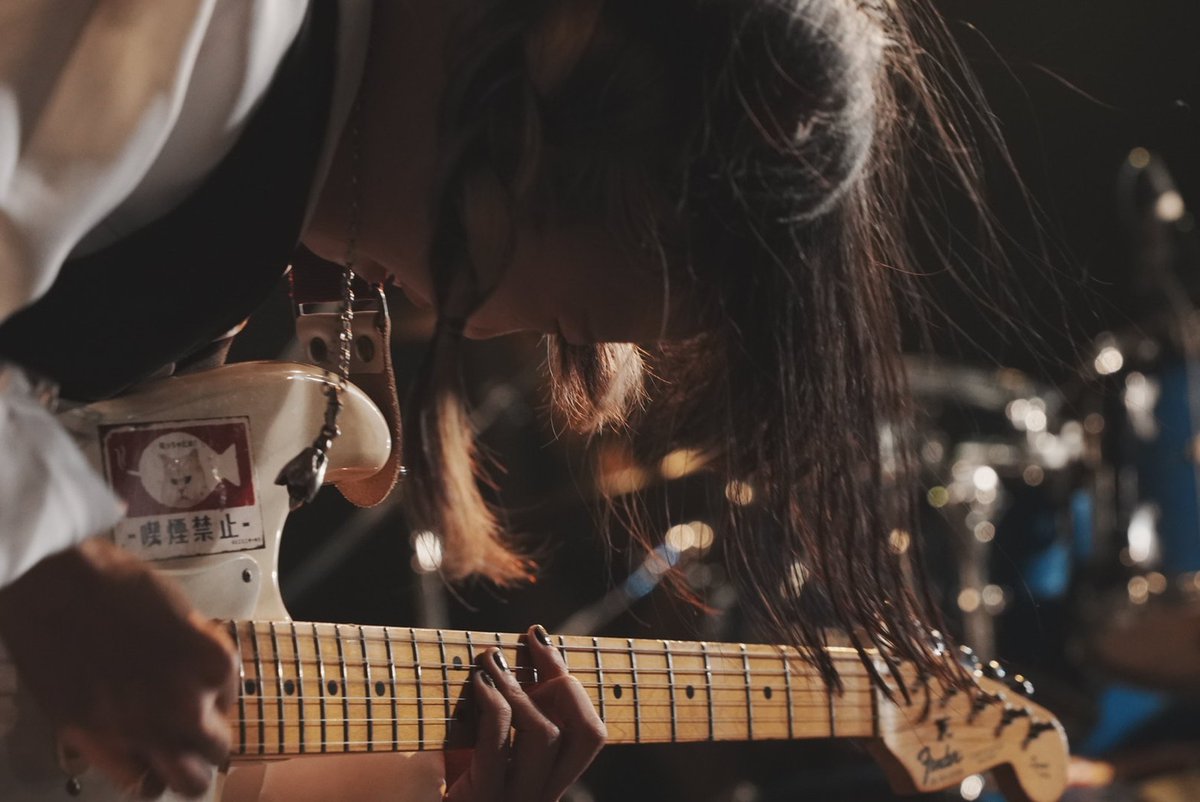 RiTY_info's tweet photo. 改めて 税金5%解散
昨日のライブが誰かの明日の命の糧になったらいいな
まいちゃんには表現が生活でしかなくて 死ぬまでまいちゃんが作る音楽はのこり続けるし 生まれつづけるのだ
あなたたちに会えてしあわせです
何があっても「税金5%」を守ってきてよかったです
またどこかで それまで健康でいてね https://t.co/F0XuY6cj7a