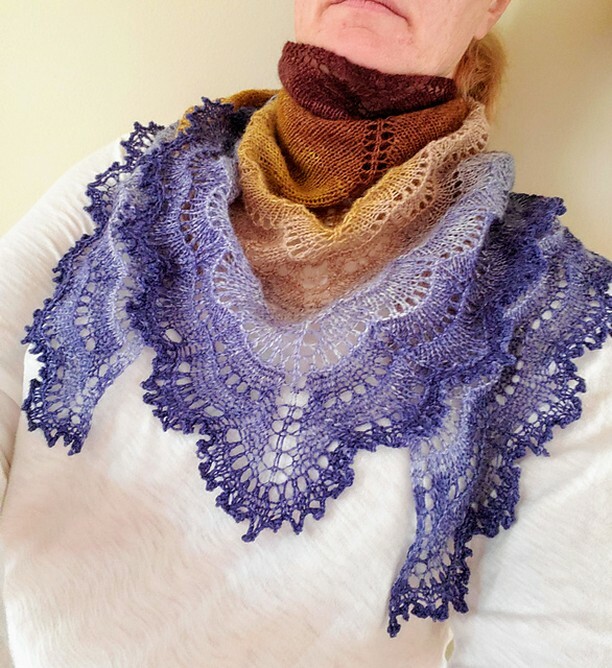 FreiaFibers's tweet photo. I'm always looking for shawl patterns that show off our Ombre Merino Lace, and Holden by @mindysw is no exception. This version was knit by @nicannjones in River and it positively glows!
#keepcalmandknit #supportindiedyers #supportlocal #supportyourfrie… https://t.co/28hcmLuMsi https://t.co/oqFPKszMyD