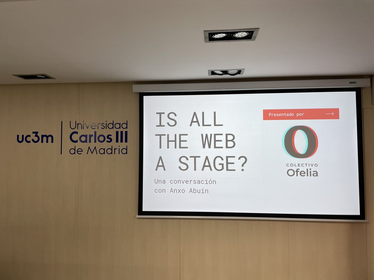 Enriquevillalba's tweet photo. Nuestra 4ª tarde de la #SCD22 #SCDMGC #CulturaDigital @scd_mgc del @MGC_UC3M la comenzamos con Anxo Abuín hablándonos de Teatro y Tecnología https://t.co/rGxjH5Vl7F