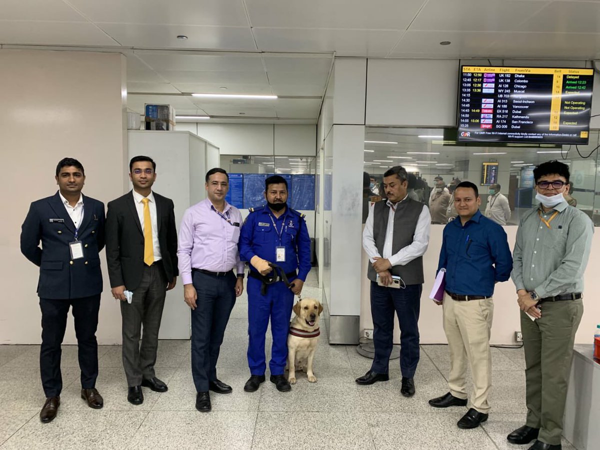 Delhi Customs tweet media