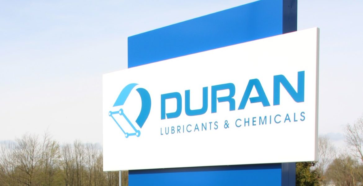 InfographikDe's tweet photo. Die Anforderung des Kunden DURAN Lubricants &amp; Chemicals GmbH aus Werther (Westf.) lautet:
„Wir benötigen einen Werbepylon für unser Firmengelände“.

> https://t.co/jPilsUSawT

#Infographik #Bielefeld #Werther #Pylone #Werbepylone #Werbetechnik #Aussenwerbung https://t.co/pMB6dCUpZs