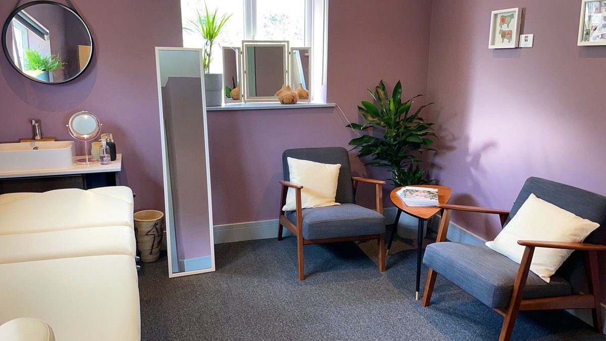 Did you know that we have a therapy room? 🌿

The room can be booked by anyone looking for a space to do therapies such as massages, counselling and aesthetics. 

#kentbusiness #kent #hive #therapists