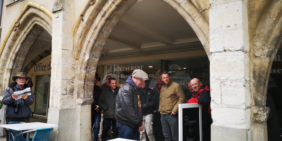 Back inland this time following the US troops in Normandy and met up with <a href="/WeHaveWaysPod/">WW2 Pod: We Have Ways of Making You Talk</a> once more, briefly. Another fabulous day. <a href="/James1940/">James Holland</a> <a href="/WW2TV/">WW2TV Paul Woodadge</a>