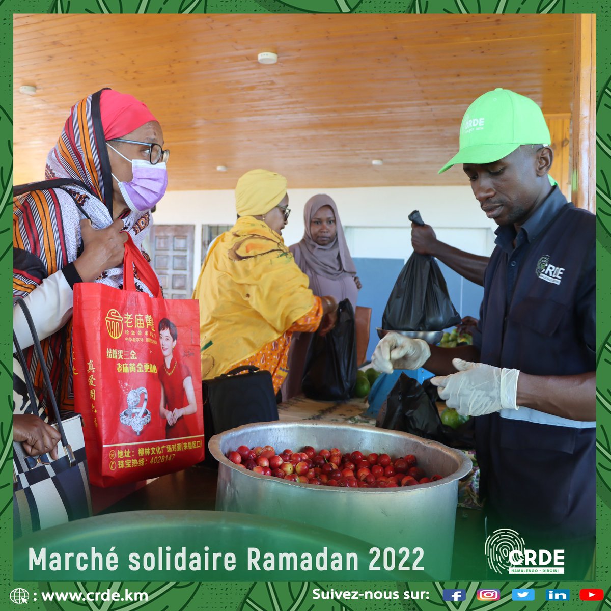 crdediboini's tweet photo. Le #MarchéSolidaire organisé par le @crdediboini avec l’appui du @PNUD_Comores et le @gouvkm 🇰🇲 à l’occasion du début de ce mois béni, prend fin cette après-midi. 
Merci à tous et à toutes d’être venus si nombreux rencontrer nos équipes et vous approvisionner pour le #ramadan. https://t.co/I0zeChd6zX