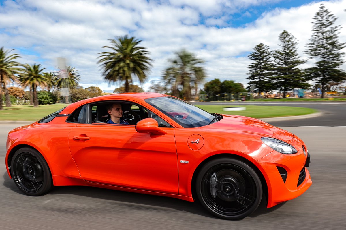 F1's tweet photo. Alpine’s @OscarPiastri shows off his home city, Melbourne! 🏡

Including a very special visit to his old karting track 🤩

#AusGP #F1 @AlpineF1Team https://t.co/tR1ZC9jLOm