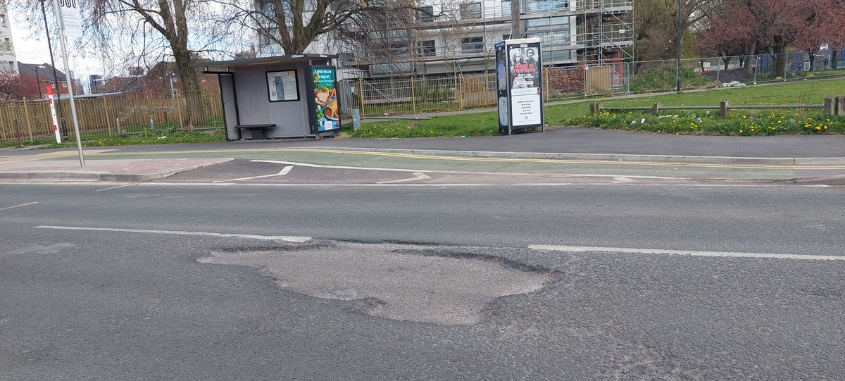 Hulme_Lad's tweet photo. When is @TraffordCouncil going to fix this pot hole on Chorlton Rd? @MENnewsdesk accident waiting to happen. https://t.co/ywJUhxfnux