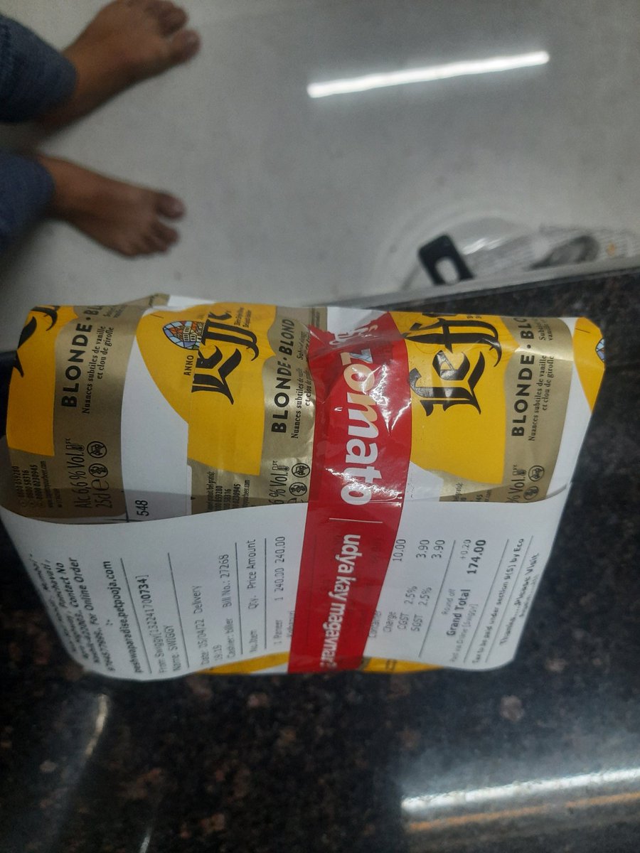 omkar2693's tweet photo. Order From Swigge &amp; getting packing from zomato @SwiggyCares @zomato 
Next time kisko du??🤔 https://t.co/EDf4cDj49Q