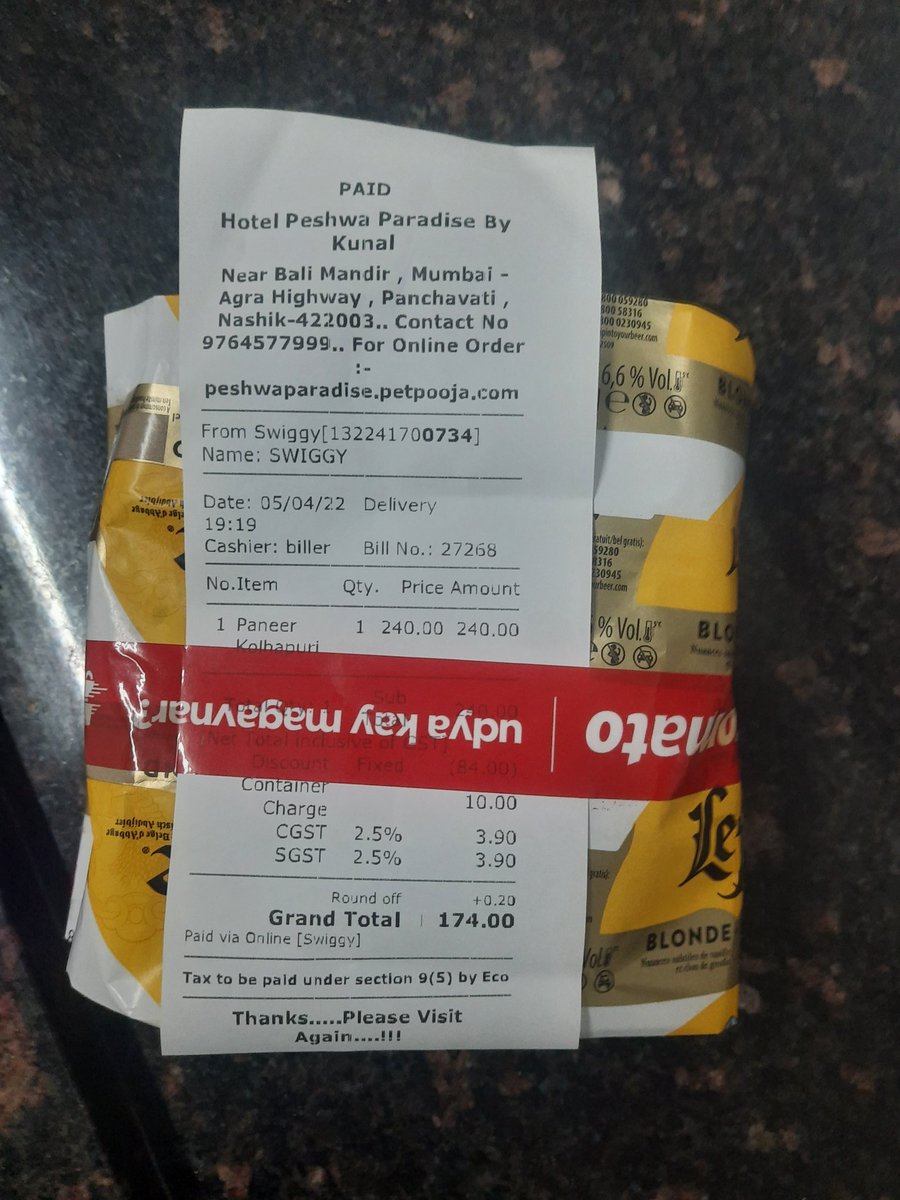 omkar2693's tweet photo. Order From Swigge &amp; getting packing from zomato @SwiggyCares @zomato 
Next time kisko du??🤔 https://t.co/EDf4cDj49Q