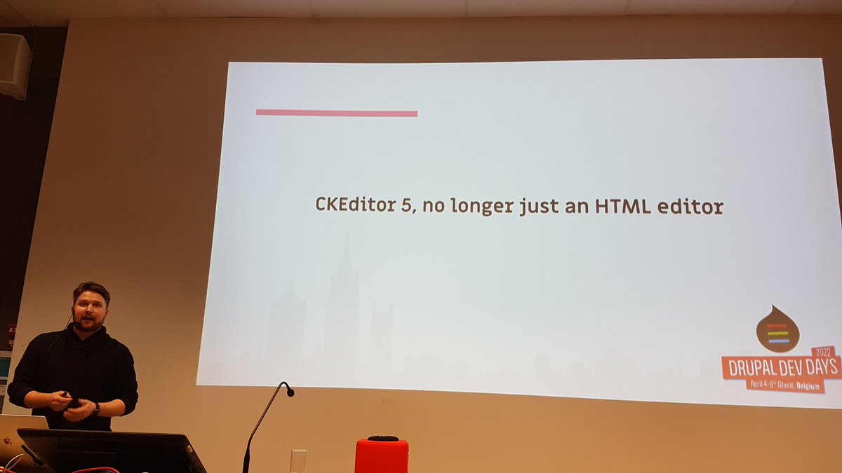 A very insightful talk on the new CKEditor5 by @laurii1 <a href="/drupaldevdays/">Drupal Dev Days</a>
