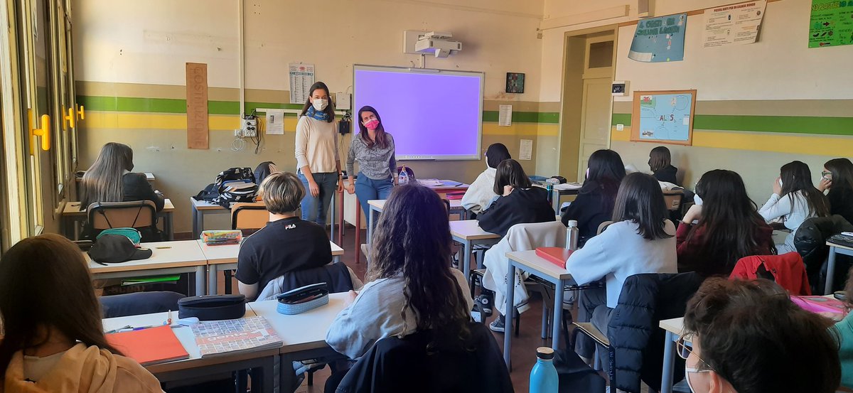 Aprendizaje por observación de Julia de la Torre <a href="/jtorrefazio/">Julia delaTorreFazio</a> en el Liceo Laura Bassi de Bolonia con Elena Pezzi <a href="/corcega/">Elena Pezzi</a> #ErasmusKA101 #ErasmusPlus <a href="/sepiegob/">SEPIE</a> <a href="/EUErasmusPlus/">Erasmus+</a>