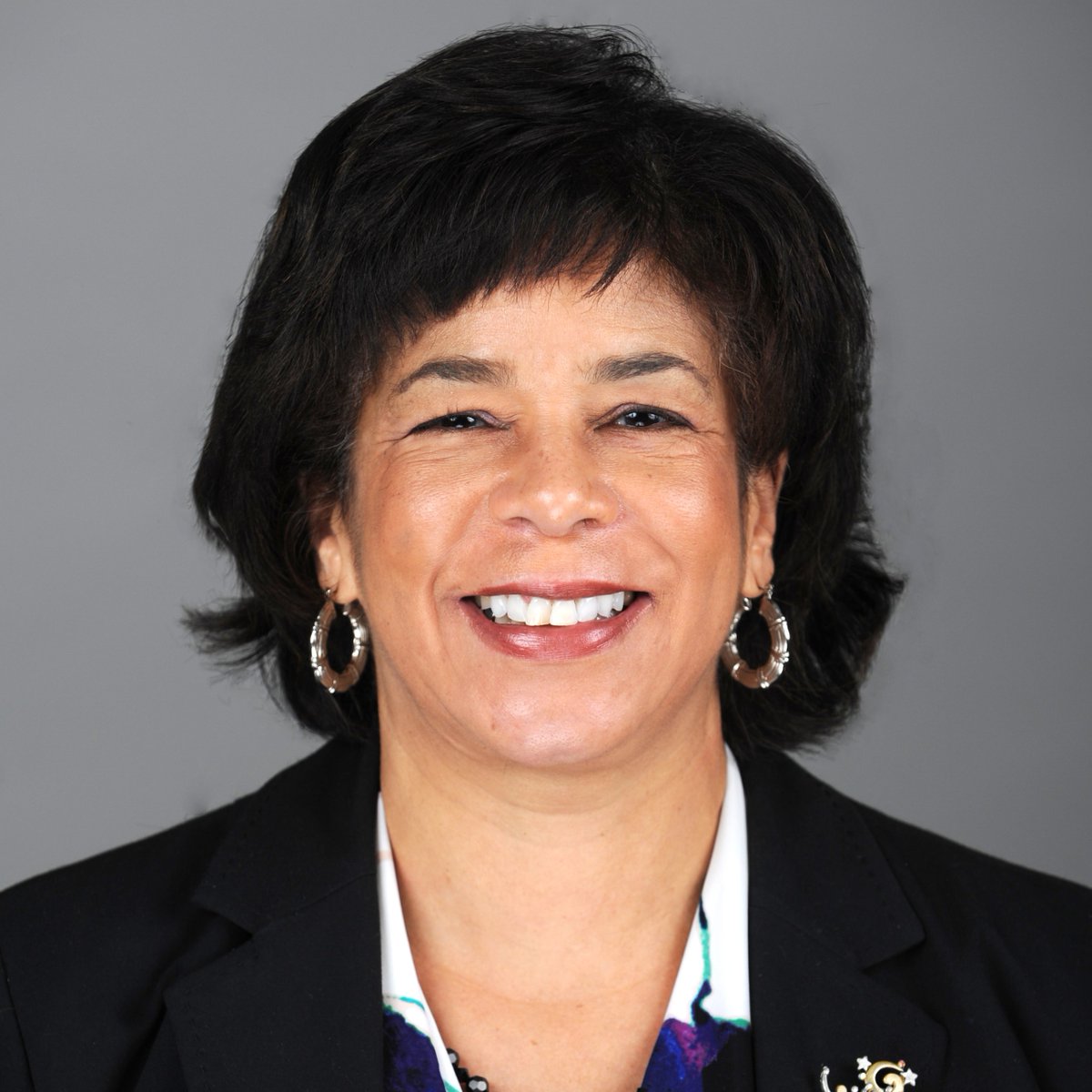 uiclaw's tweet photo. Congrats to Professor Allison Bethel, Director of the #UICLaw @FairHousingCLC, who was named one of the Oak Park Regional Housing Center's 2022 Stars of Excellence!
#fairhousingmonth #fairhousing #endhousingdiscrimination #lawprof #lawtwitter #legaleducation #clinicaleducation https://t.co/mHSEmH31DS