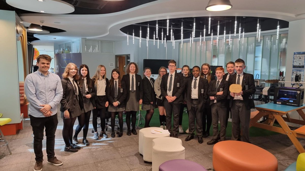 We were delighted to welcome Omagh High School for an afternoon of CAD,digital design and digital manufacturing. Students feedback was overwhelmingly positive for the project resources which will feature on our platform - 21st-century-students.com #21stCenturyStudents
#erasmusplus