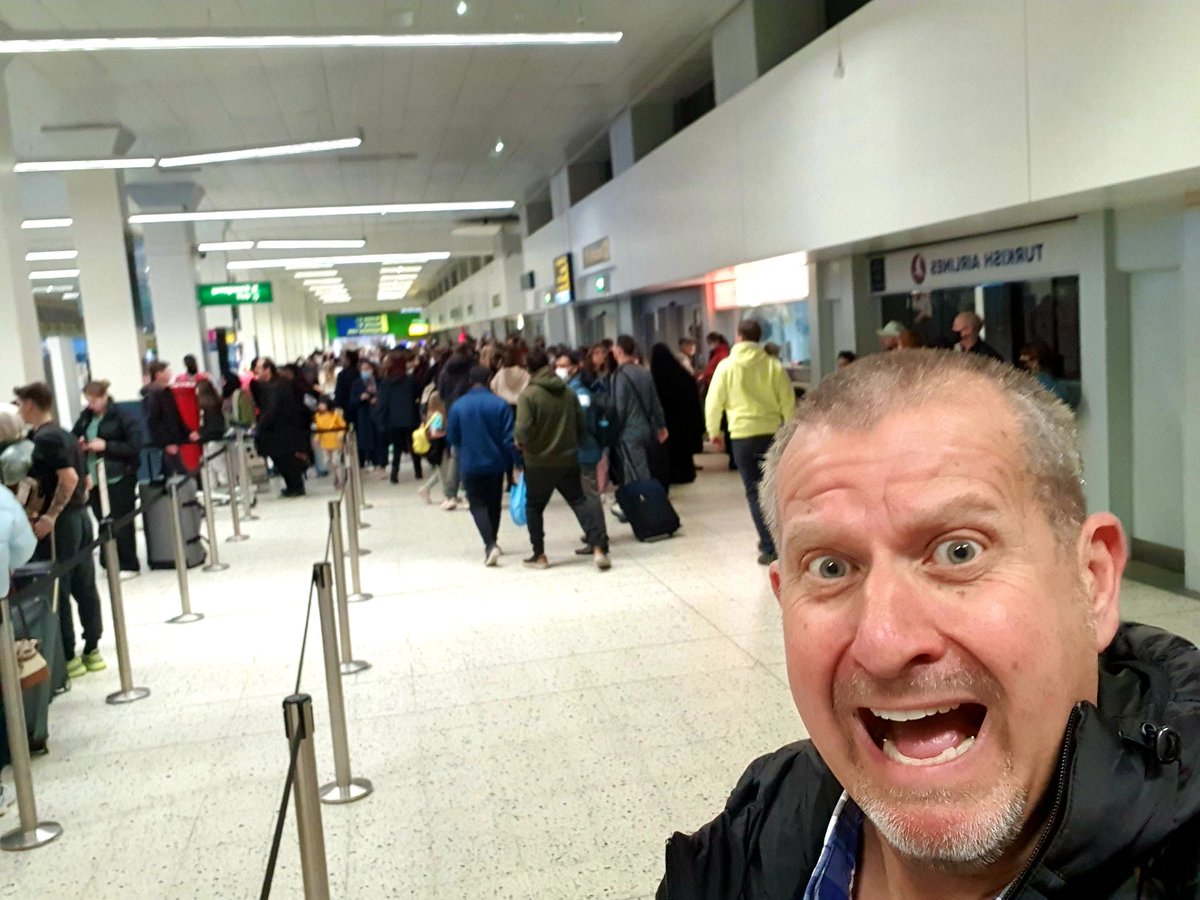 Team #ManchesterAirport you should be very proud 👏 Unbelievable strain yet you retain your smiles. Thank you!
<a href="/manairport/">Manchester Airport</a> <a href="/BBCTravelNews/">BBC Travel News</a> <a href="/ITVTravel/">ITV Travel</a> <a href="/TheSun/">The Sun</a> <a href="/DailyMirror/">The Mirror</a> <a href="/GuardianTravel/">Guardian Travel</a>
