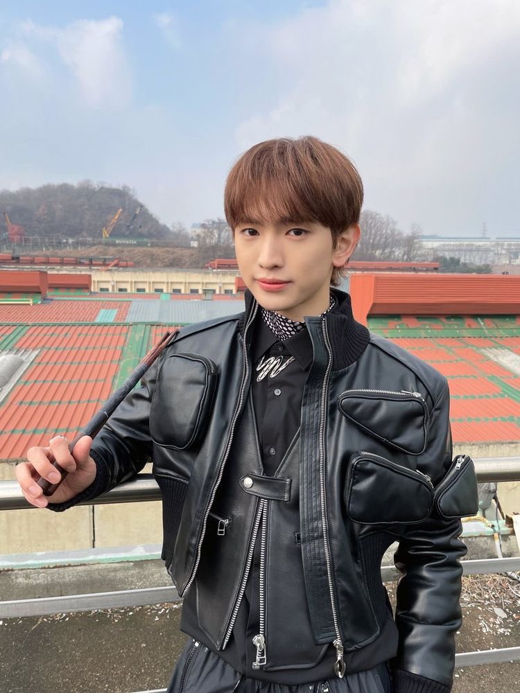 thatseattleboi_'s tweet photo. OUR APRIL BLOSSOM LEW
#의웅이_생일_진짜루_축하해
#SpringPrince_LEW_Day
@TPST__official @TPST_twt https://t.co/umZOdFxr1s