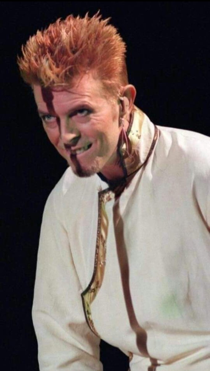 Kighine's tweet photo. #DavidBowie in tendenza?
Per me lo è da sempre. https://t.co/hpXb2Uc1PV