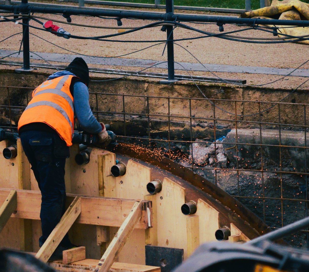 CodyDock's tweet photo. Bridge update!
This is the track that our bridge will roll on, we think it looks a bit like a tentacle 🐙
#RollingBridge #design #StructuralEngineering #Rivers #EastLondon #Heritage
@DefraGovUK @HeritageFundL_S @PriceandMyers @TomRandallPage @cake_industries https://t.co/AkZoTuC8tO