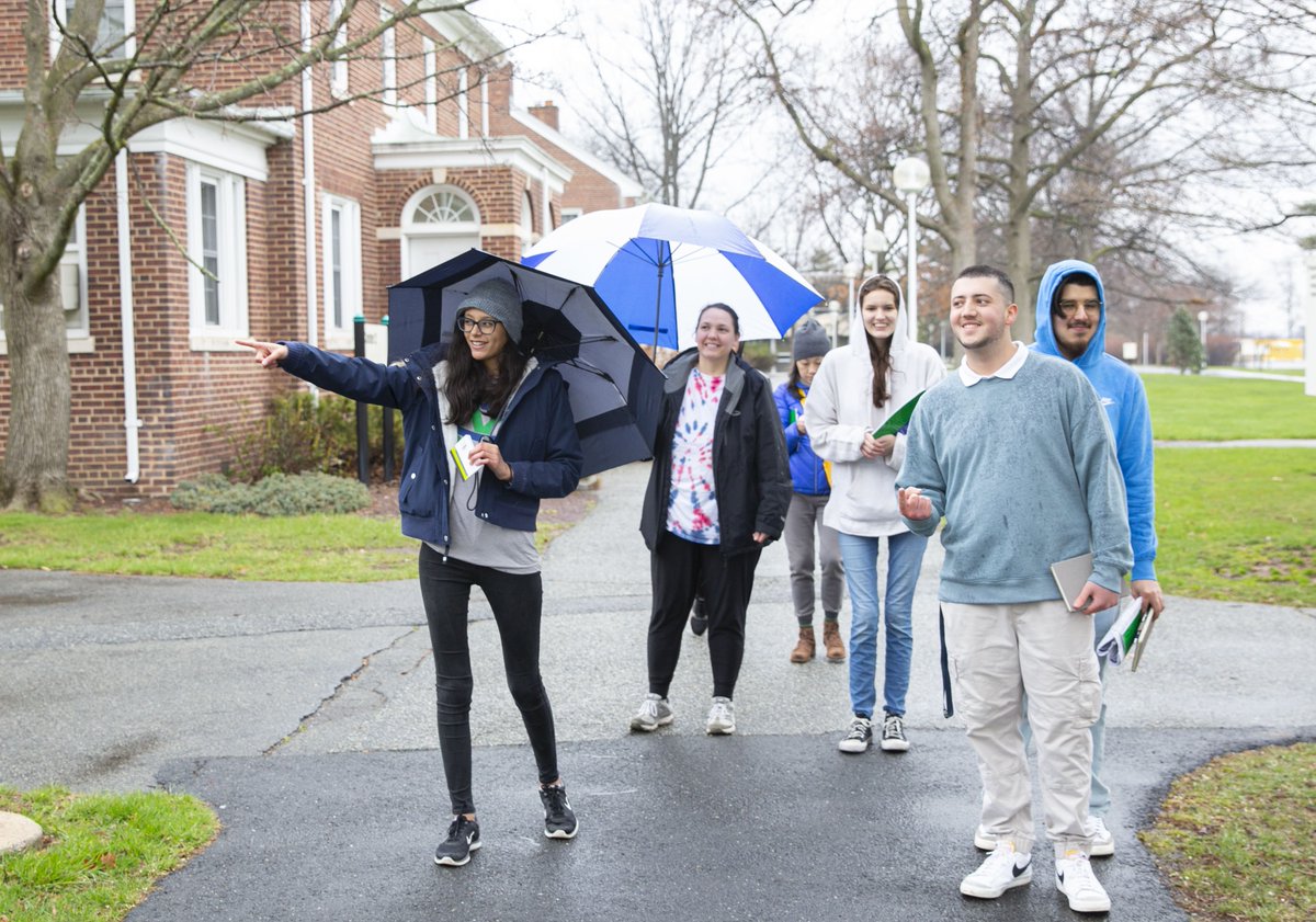 MiddlesexCollNJ's tweet photo. Our 2022 Open House is in the books! We had a great time getting to know so many of you in person at our Edison campus. Thank you to our #student ambassadors, faculty, staff, and administration for their efforts in making this year's Open House a success! 👏 #college #openhouse https://t.co/Xq23eouiQu