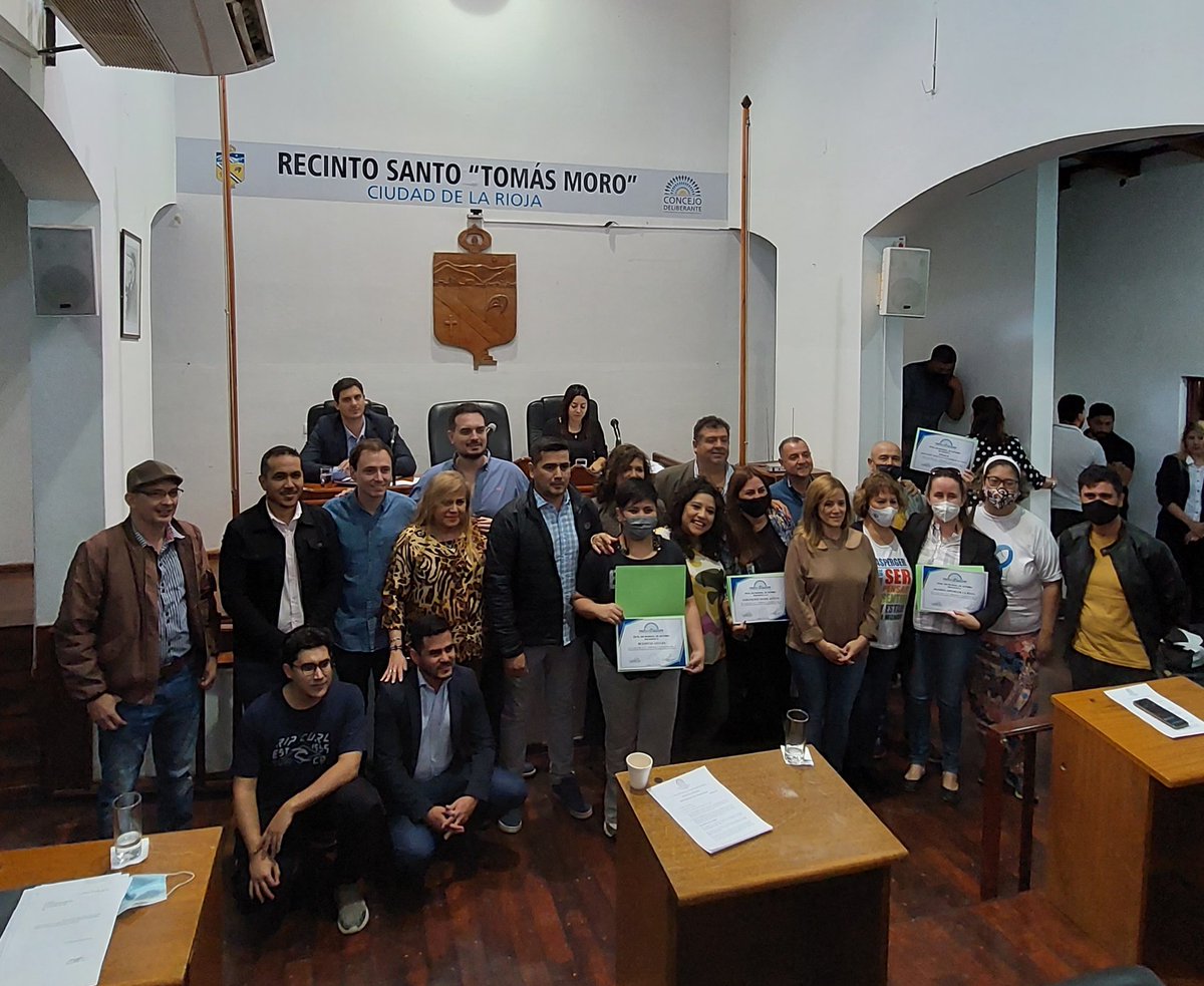 AhoraRioja's tweet photo. 🔵 #DiadelAutismo El @ConcejoLaRioja distinguió a instituciones.
APAdEA, Mamis Activas, Madres de Asperger y Rueditas Azules fueron reconocidas por su labor social @GFGalvan @DiegosNarvaez @YolyCorzo @facupuy @HECTORHERRERAOK @rippanazareno @lucianadeleon @monicavillaf https://t.co/5b4M7fkWgF