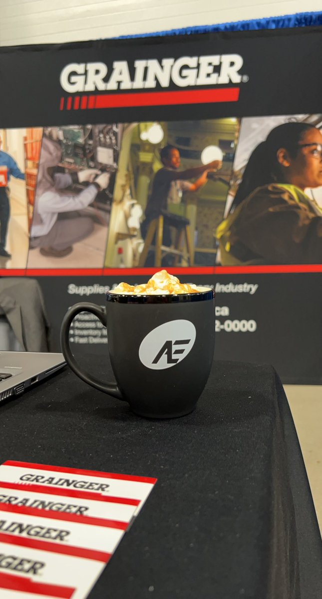 pacheco1705's tweet photo. @SUMAConnect thanks for the fancy coffee AE 😉 https://t.co/B3zGfJLAAL