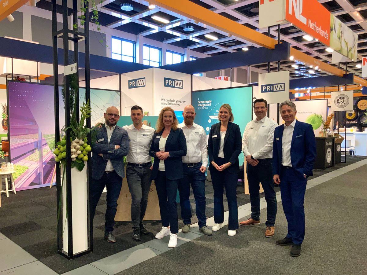 Meet the team 📸! The first day of FRUIT LOGISTICAhas almost come to an end; a fruitful day with good conversations and encounters. Great to be back in Berlin! 
You can find Priva in the Dutch pavilion (Hall 3 - B-19). #getconnected #fruitlogistica #horticulture #indoorfarming