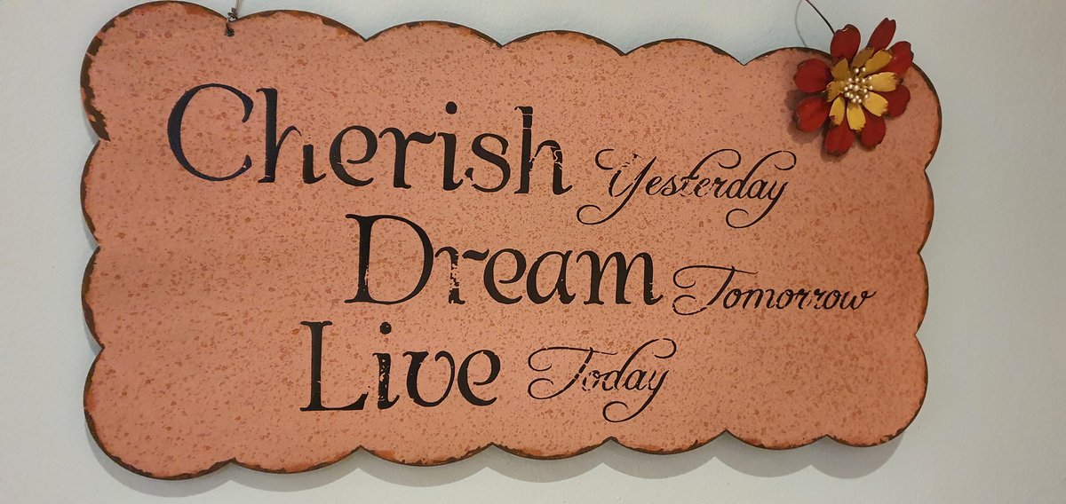 Peramour8's tweet photo. Great wisdom &amp; truth here. 

Cherish &amp; be grateful for your past.
Live &amp; love fully in the present.
Dream &amp; hope for a beautiful future.

Anything you aren't thankful for is baggage that weighs you down &amp; takes your power. 

What you thank is fuel for a better today &amp; tomorrow. https://t.co/00OGdU43Qz