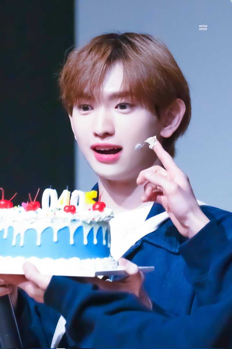 SpringWinter_T's tweet photo. 220403 위드드라마
의웅이가 행복한 생일을 보냈기를❤️
#의웅이_생일_진짜루_축하해
#SpringPrince_LEW_Day
#템페스트 #TEMPEST #LEW #루 #이의웅 https://t.co/aLkErqxHV8