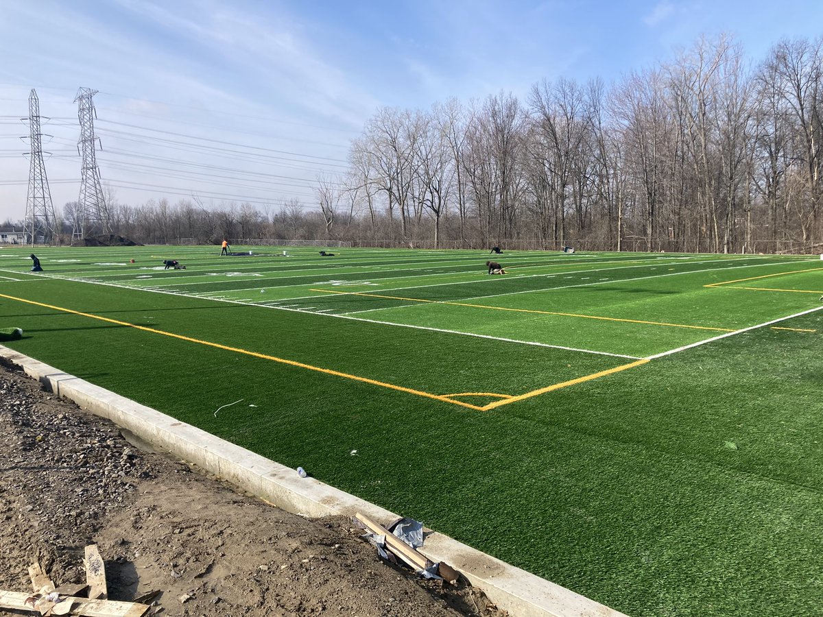 WoodhavenHigh's tweet photo. Our new softball, baseball and all purpose fields are coming along great. Boys Varsity baseball has a home game today at 4:30 and Woodhaven Softball has their 1st home game next Monday. Thanks to our community for their support! #WarriorStrong https://t.co/NVCmD4lQ99